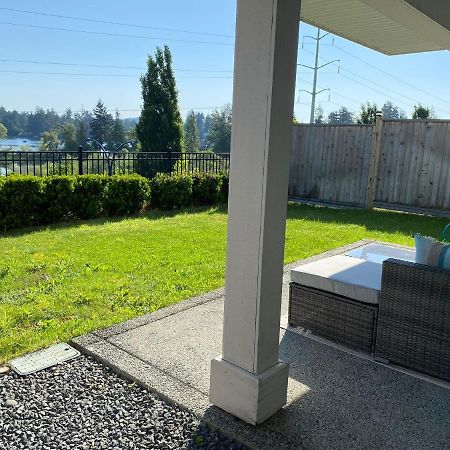Cozy Lakeview Suite Виктория Экстерьер фото